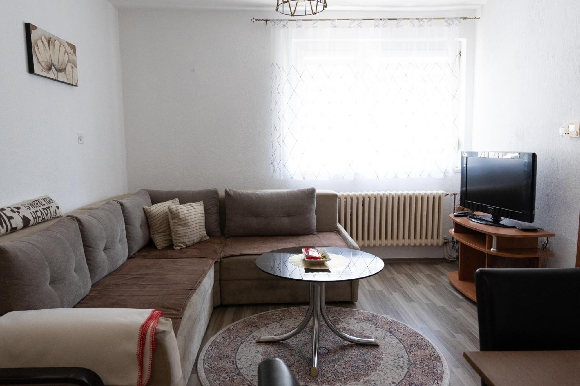 Stari Grad Apartment-free Parking Apartment *