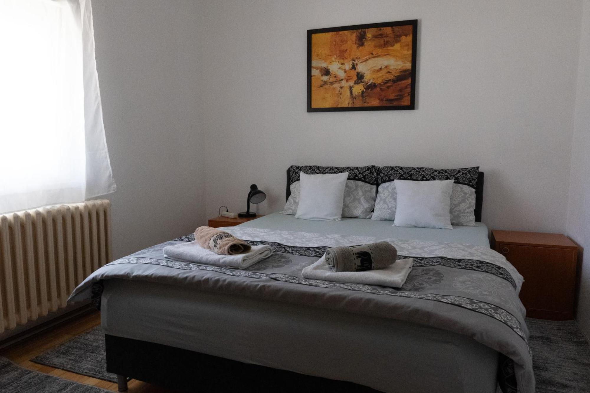 Stari Grad Apartment-free Parking Apartment *